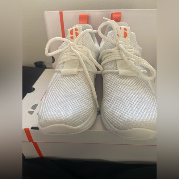 Sports Illustrated Sport Womens Sneakers NWB - Picture 4 of 8